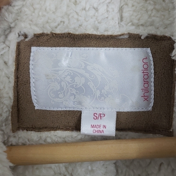 🎉HP🎉XHILARATION Faux Suede & Fur Vest Size SP - Picture 8 of 10